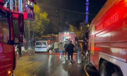 İstanbul - Tuzla'da 2 gecekondu alev alev yandı