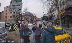 İstanbul- Üsküdar'da yol verme kavgası kamerada