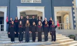 İstiklal Marşı'nın her kıtasını şehrin ayrı bir noktasında okudular