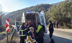 Kamyon ile otomobil çarpıştı: 2 ölü, 4 yaralı (2)