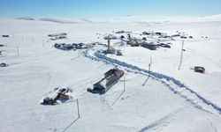 Kars'ta kar kalınlığı yarım metreyi geçti, köyler havadan görüntülendi