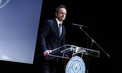 Macaristan: AB, Rusya'dan petrol ve gaz ithalatına uyguladığı yasağı derhal kaldırmalı