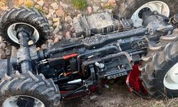 Mersin'de devrilen traktörün altında hayatını kaybetti