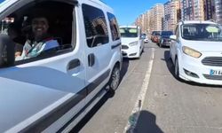 Motosikletlinin 'doğum günü' çağrısına sürücülerden kornalı kutlama