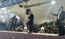 Ömer Çelik, öğrencilerle iftarda buluştu