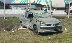 Otomobil bahçeye girip takla attı