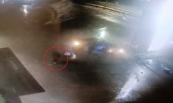 Otomobil beton reklam panosuna çarptı: 1 ölü (2)