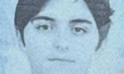 Otomobil beton reklam panosuna çarptı: 1 ölü