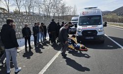 Otomobil istinat duvarına çarptı; 2'si ağır, 5 yaralı