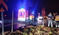 Polis aracıyla otomobil çarpıştı: 1'i polis, 3 yaralı