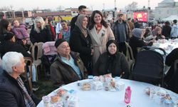 Selimiye Camisi meydanında 7 bin 500 kişi Kadir Gecesi iftarında buluştu