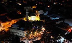 Tahinli pide ve simit ile sahur yapmak için saatlerce sıra beklediler