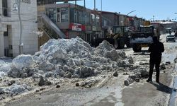 Termometreler eksi 18'i gördü, binalarda 3 metrelik buz sarkıtları oluştu