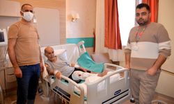 Tıkalı lavaboyu açmaya çalıştı, kimyasal yanıkla hastanelik oldu