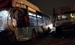 TIR, kavşakta otobüse çarptı: 1 yaralı