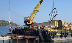 Türkbükü'nde kaçak iskele ve yapılar yıkıldı