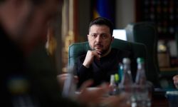Zelenskiy: Orta Doğu'daki gelişmeler nedeniyle üçlü müzakereler ertelendi