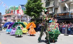 10 ton mesir macunu 20 dakikada saçıldı / Ek fotoğraflar