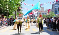 10 ton mesir macunu 20 dakikada saçıldı