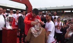 24 yıl sonra 1'inci Lig'e yükselen Batman Petrolspor, kupasını aldı