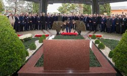 8'inci Cumhurbaşkanı Turgut Özal mezarı başında anıldı