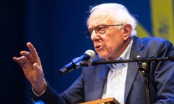 ABD'li Senatör Sanders: Savaş için her zaman para var, eğitim ve barınma için yok