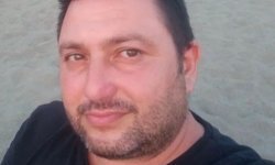 Afiş asarken üst geçitten düşen ve otomobil çarpan işçi, son yolculuğuna uğurlandı