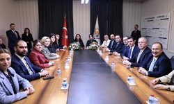 AK Parti'de Ayan yeni görevini devraldı