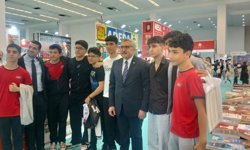 AK Parti'li Yayman'dan Ankara Kitap Fuarı'na ziyaret