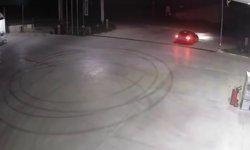 Akaryakıt istasyonunda aracı ile drift atan sürücüye 140 bin lira ceza