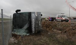 Aksaray'da tur otobüsü devrildi: 20 yaralı / Ek fotoğraflar