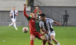 Altay'da Emre'den profesyonel imza