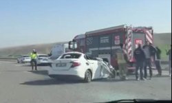 Ankara'da TIR'a arkadan çarpan otomobilin sürücüsü ağır yaralandı