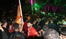 Antalya'da derbi zaferi kutlamasında Galatasaray taraftarı bıçaklı saldırıda yaralandı