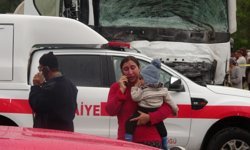 Antalya'da TIR ile minibüs çarpıştı: 7 ölü, 7 yaralı (2)