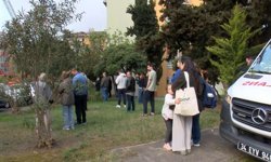 Ataşehir'de 8 katlı binanın en üst katında yangın; engelli köpek içerde mahsur kaldı