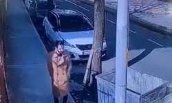 Avcılar'da kargo aracından cep telefonu hırsızlığı kamerada