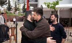 Ayla öğretmenin oğlu: Bir tarafımız üzüntülü olsa da kahraman anneye sahip olduğumuz için gururluyuz