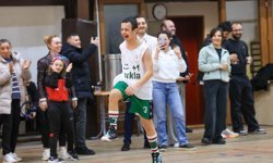 Bakan Bak, down sendromlu sporcularla maç yaptı