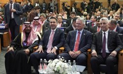 Bakan Bayraktar: 2035 yılına kadar rüzgar ve güneş enerjisi kapasitemizi 120 GW'a çıkarmayı hedefliyoruz