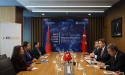 Bakan Bayraktar, Fas Enerji Dönüşümü ve Sürdürülebilir Kalkınma Bakanı Benali ile görüştü