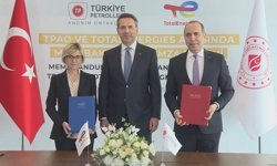 Bakan Bayraktar, İstanbul'da TPAO ile TotalEnergies arasındaki anlaşmanın imza törenine katıldı