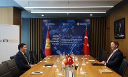 Bakan Bayraktar, Kırgızistan Doğal Kaynaklar, Ekoloji ve Teknik İşler Bakanı Toktobaev ile görüştü