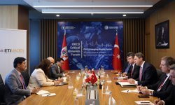 Bakan Bayraktar, Peru Çevre Bakanı Castillo ile bir araya geldi