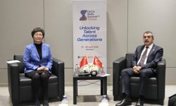Bakan Tekin, Çin İnsan Kaynakları Sosyal Güvenlik Bakanı Wang ile görüştü