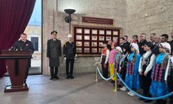 Bakan Tekin, öğrencilerle Anıtkabir'i ziyaret etti