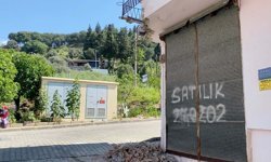 Balkon çöktü, baba ve engelli oğlu yaralandı