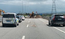 Batman'da yoğun yağış nedeniyle yol çöktü