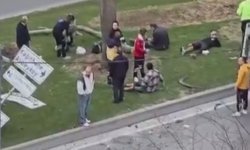 Beyoğlu'nda dolmuş bariyerlere çarptı; yaralılar var -1