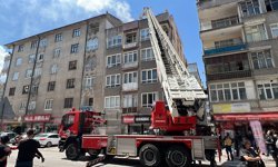 Binanın bodrum katında çıkan yangında 5 kişi dumandan etkilendi